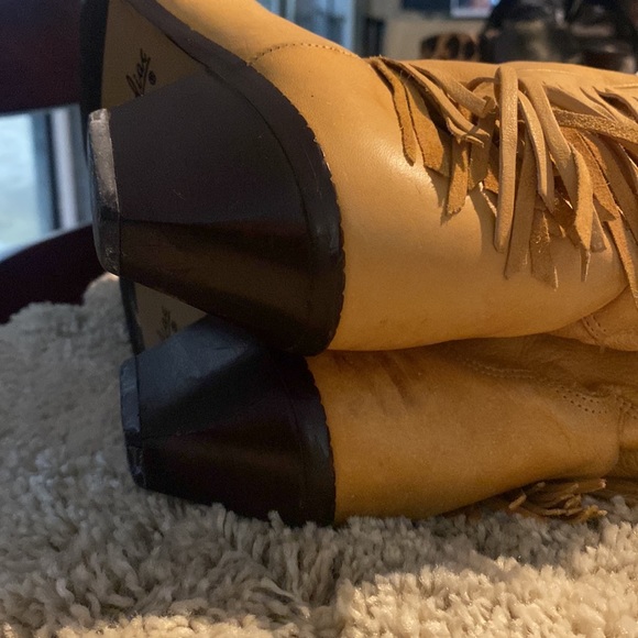 Zodiac Leather Boots w/metal tips. Wore 1 timeshare 6 too small needed 6 1/2. - Picture 7 of 12